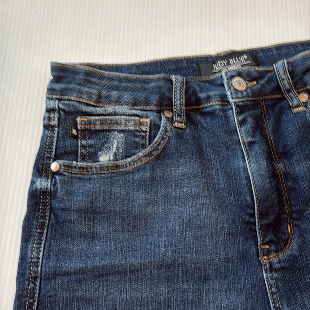 Judy Blue #JB150286 High Rise Tummy Control Denim Shorts (L) - Picture 2 of 9